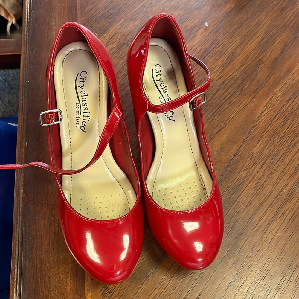 Red Heels size 8